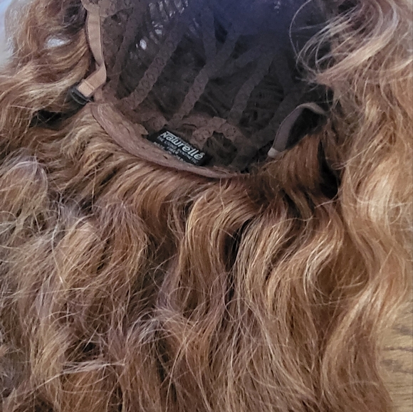 AUBURN WIG - Picture 10 of 10